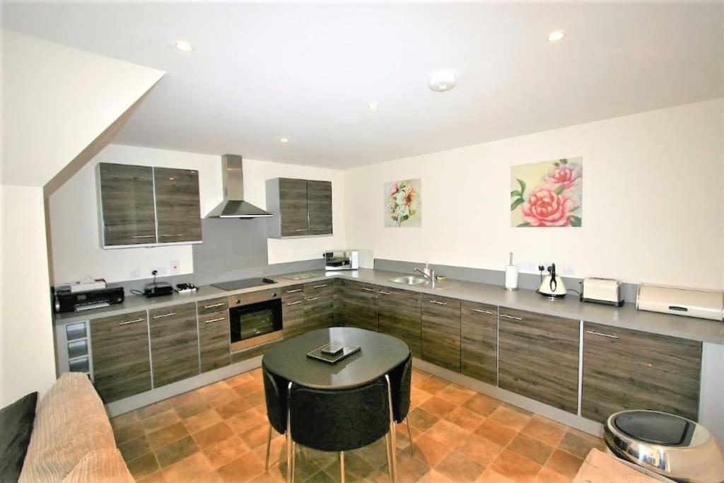 Beautiful Loch Side Apartment With Panoramic Views フォート・ウィリアム エクステリア 写真